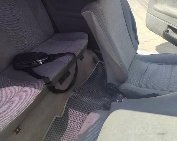 Синий Фольксваген Гольф, объемом двигателя 1.3 л и пробегом 367 тыс. км за 2100 $, фото 2 на Automoto.ua