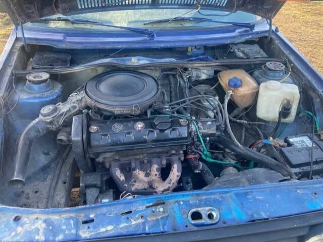 Синий Фольксваген Гольф, объемом двигателя 1.3 л и пробегом 218 тыс. км за 760 $, фото 4 на Automoto.ua