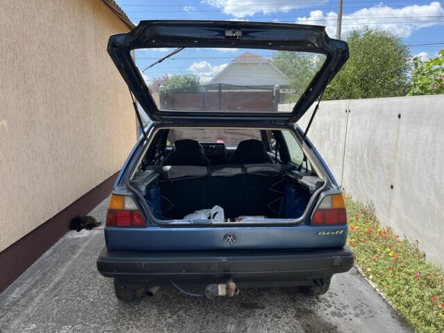 Синий Фольксваген Гольф, объемом двигателя 1.8 л и пробегом 250 тыс. км за 1200 $, фото 1 на Automoto.ua