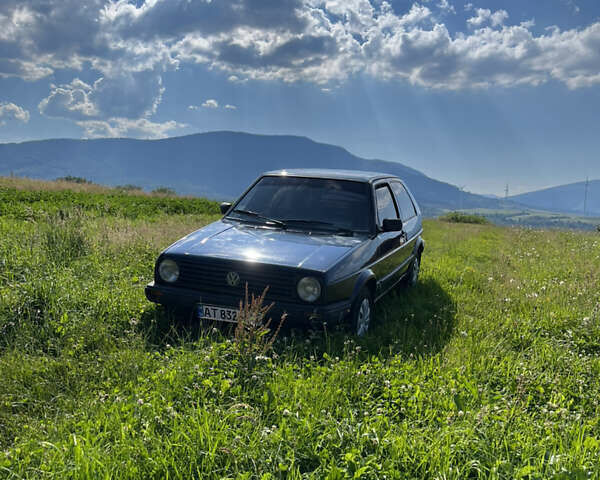 Синий Фольксваген Гольф, объемом двигателя 1.6 л и пробегом 300 тыс. км за 1600 $, фото 4 на Automoto.ua