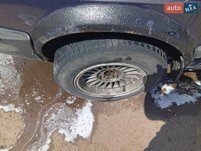 Синий Фольксваген Гольф, объемом двигателя 1.6 л и пробегом 290 тыс. км за 950 $, фото 9 на Automoto.ua
