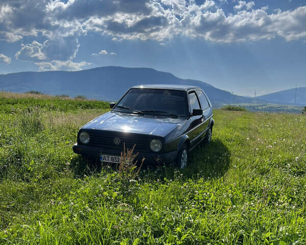 Синий Фольксваген Гольф, объемом двигателя 1.6 л и пробегом 300 тыс. км за 1600 $, фото 5 на Automoto.ua