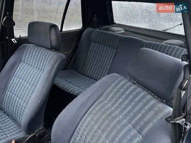 Синий Фольксваген Гольф, объемом двигателя 1.6 л и пробегом 401 тыс. км за 1650 $, фото 11 на Automoto.ua