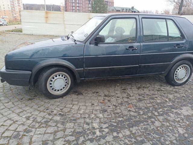 Синий Фольксваген Гольф, объемом двигателя 1.6 л и пробегом 270 тыс. км за 1200 $, фото 2 на Automoto.ua