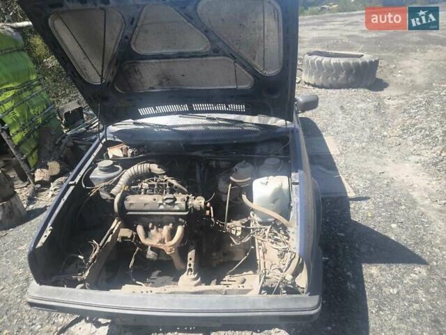 Синій Фольксваген Гольф, об'ємом двигуна 1.3 л та пробігом 300 тис. км за 397 $, фото 2 на Automoto.ua