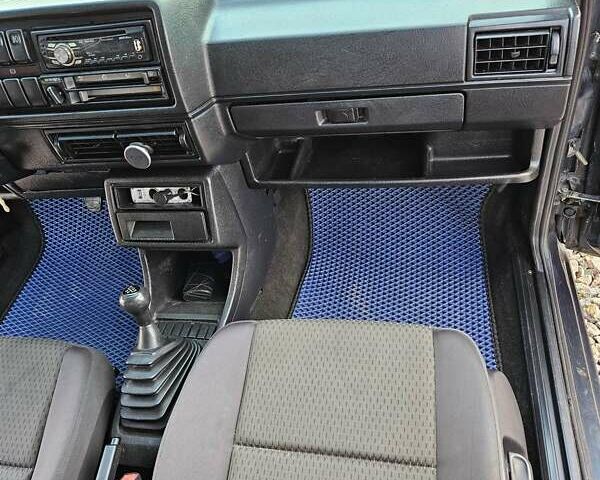 Синий Фольксваген Гольф, объемом двигателя 1.27 л и пробегом 500 тыс. км за 2300 $, фото 4 на Automoto.ua