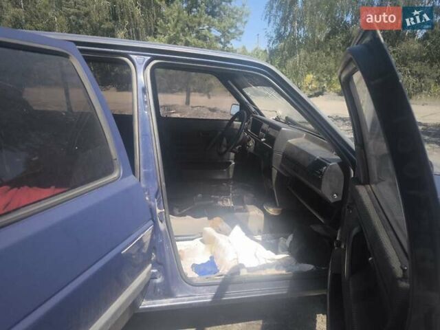 Синій Фольксваген Гольф, об'ємом двигуна 1.3 л та пробігом 300 тис. км за 397 $, фото 6 на Automoto.ua