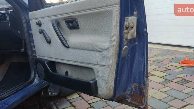 Синий Фольксваген Гольф, объемом двигателя 1.6 л и пробегом 399 тыс. км за 1200 $, фото 18 на Automoto.ua