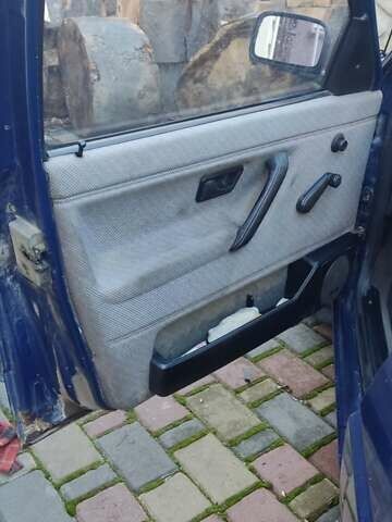 Синий Фольксваген Гольф, объемом двигателя 1.6 л и пробегом 399 тыс. км за 1200 $, фото 24 на Automoto.ua