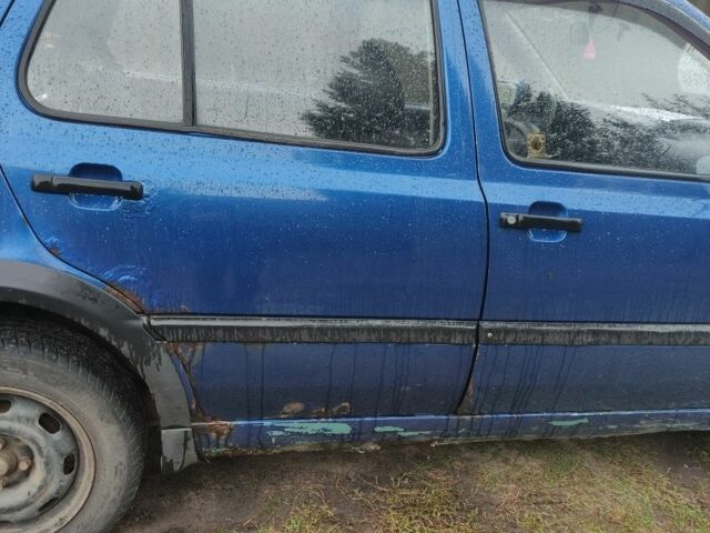 Синій Фольксваген Гольф, об'ємом двигуна 1.4 л та пробігом 300 тис. км за 1200 $, фото 3 на Automoto.ua