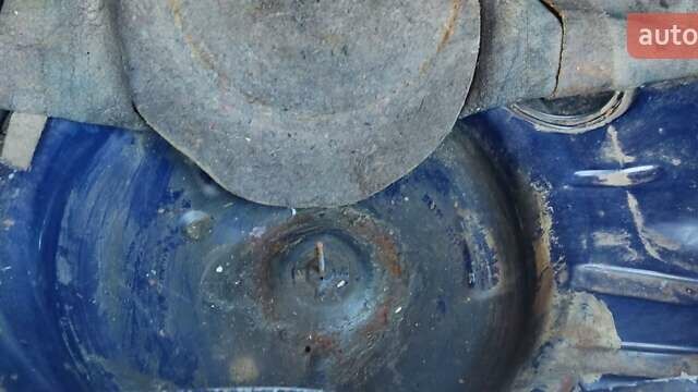 Синий Фольксваген Гольф, объемом двигателя 1.6 л и пробегом 399 тыс. км за 1200 $, фото 17 на Automoto.ua