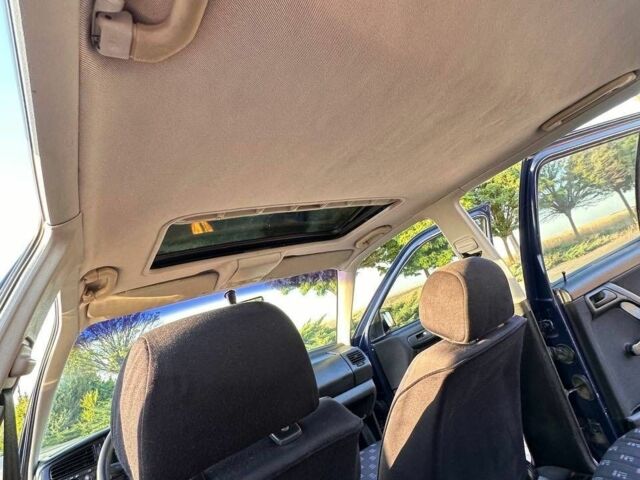 Синий Фольксваген Гольф, объемом двигателя 1.8 л и пробегом 230 тыс. км за 2400 $, фото 7 на Automoto.ua