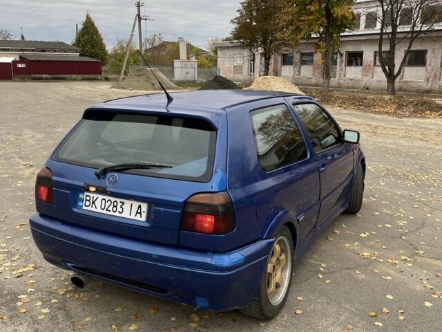 Синий Фольксваген Гольф, объемом двигателя 2.8 л и пробегом 69 тыс. км за 2200 $, фото 2 на Automoto.ua