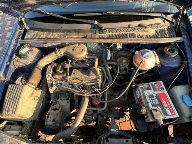 Синий Фольксваген Гольф, объемом двигателя 1.8 л и пробегом 230 тыс. км за 2400 $, фото 5 на Automoto.ua