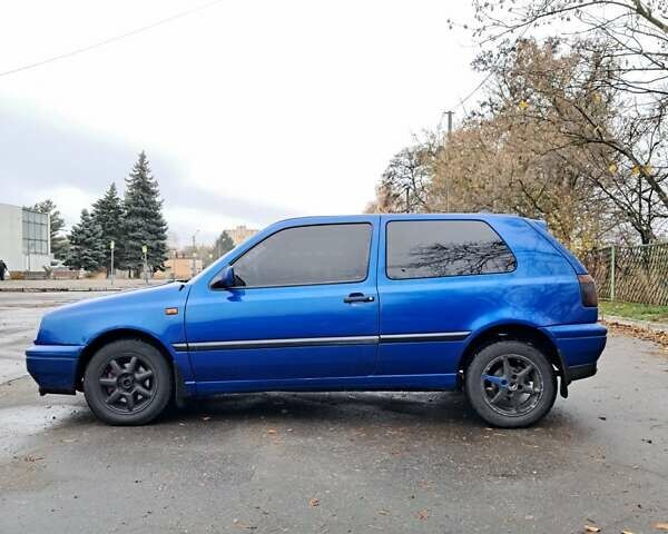 Синий Фольксваген Гольф, объемом двигателя 1.78 л и пробегом 133 тыс. км за 2800 $, фото 1 на Automoto.ua