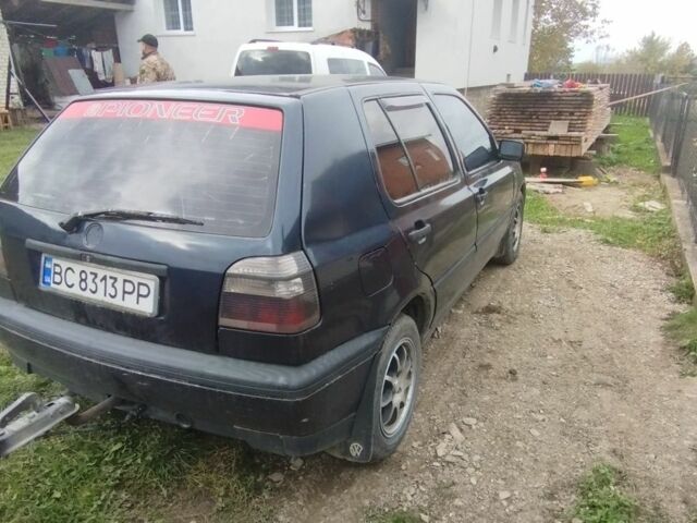 Синий Фольксваген Гольф, объемом двигателя 1.8 л и пробегом 125 тыс. км за 1600 $, фото 3 на Automoto.ua