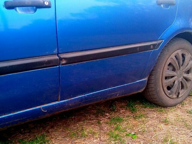 Синий Фольксваген Гольф, объемом двигателя 1.8 л и пробегом 125 тыс. км за 2000 $, фото 3 на Automoto.ua