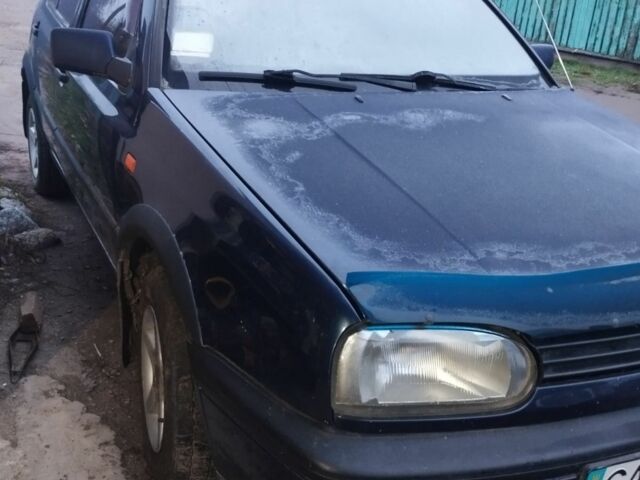 Синий Фольксваген Гольф, объемом двигателя 1.9 л и пробегом 300 тыс. км за 1330 $, фото 1 на Automoto.ua