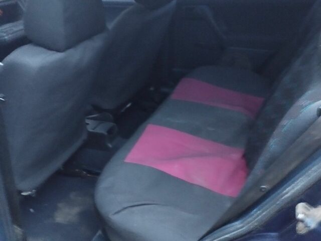 Синий Фольксваген Гольф, объемом двигателя 1.9 л и пробегом 300 тыс. км за 1330 $, фото 5 на Automoto.ua