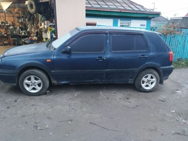 Синий Фольксваген Гольф, объемом двигателя 1.9 л и пробегом 300 тыс. км за 1330 $, фото 2 на Automoto.ua