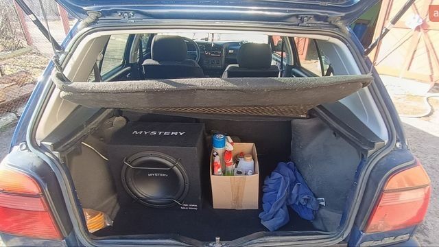 Синий Фольксваген Гольф, объемом двигателя 1.78 л и пробегом 233 тыс. км за 2600 $, фото 5 на Automoto.ua