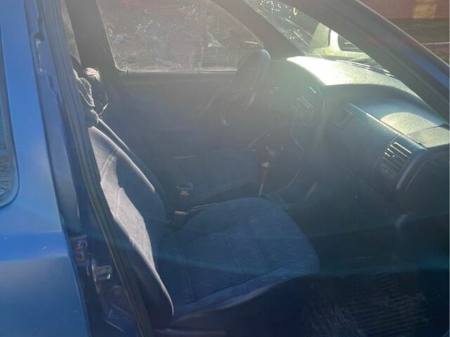 Синий Фольксваген Гольф, объемом двигателя 1.8 л и пробегом 3 тыс. км за 820 $, фото 4 на Automoto.ua