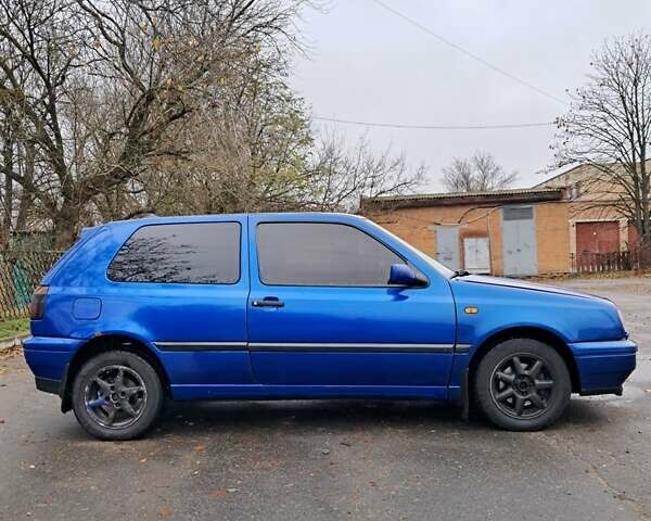 Синий Фольксваген Гольф, объемом двигателя 1.78 л и пробегом 133 тыс. км за 2800 $, фото 3 на Automoto.ua