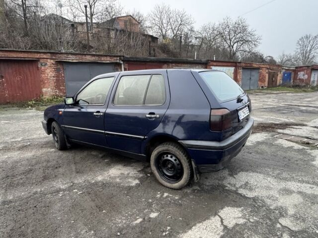 Синий Фольксваген Гольф, объемом двигателя 1.8 л и пробегом 200 тыс. км за 850 $, фото 4 на Automoto.ua