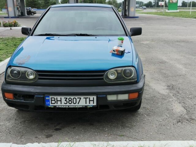 Синій Фольксваген Гольф, об'ємом двигуна 1.8 л та пробігом 350 тис. км за 2500 $, фото 1 на Automoto.ua