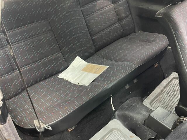 Синий Фольксваген Гольф, объемом двигателя 1.8 л и пробегом 104 тыс. км за 1300 $, фото 4 на Automoto.ua