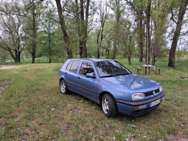 Синій Фольксваген Гольф, об'ємом двигуна 1.6 л та пробігом 250 тис. км за 2400 $, фото 2 на Automoto.ua