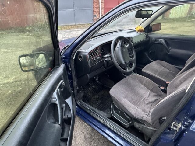 Синий Фольксваген Гольф, объемом двигателя 1.8 л и пробегом 200 тыс. км за 850 $, фото 6 на Automoto.ua