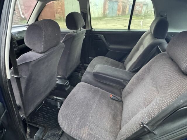 Синий Фольксваген Гольф, объемом двигателя 1.8 л и пробегом 200 тыс. км за 850 $, фото 5 на Automoto.ua