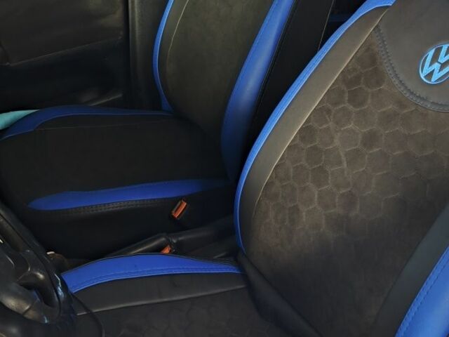 Синій Фольксваген Гольф, об'ємом двигуна 1.8 л та пробігом 350 тис. км за 2500 $, фото 5 на Automoto.ua