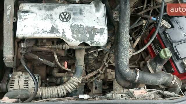 Синий Фольксваген Гольф, объемом двигателя 1.9 л и пробегом 300 тыс. км за 1100 $, фото 12 на Automoto.ua