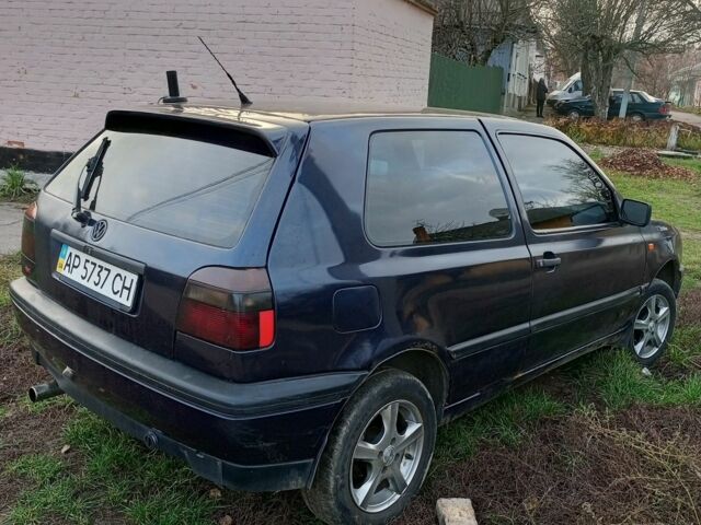 Синий Фольксваген Гольф, объемом двигателя 1.8 л и пробегом 1000 тыс. км за 1650 $, фото 1 на Automoto.ua