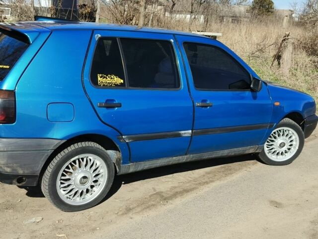 Синій Фольксваген Гольф, об'ємом двигуна 1.8 л та пробігом 350 тис. км за 2500 $, фото 4 на Automoto.ua