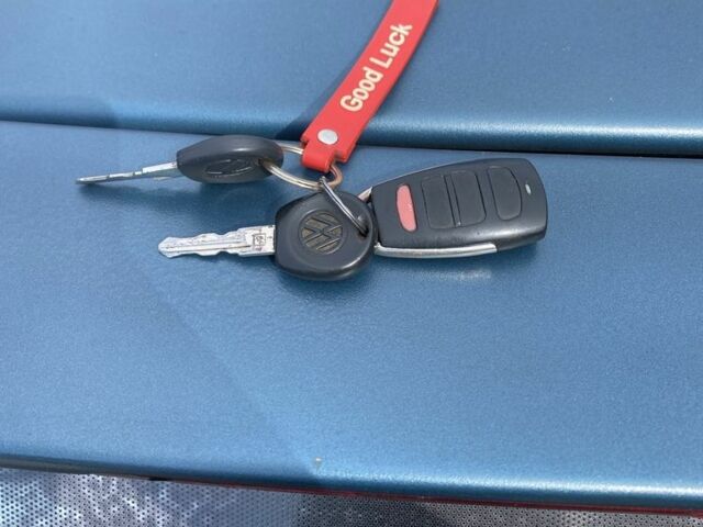 Синий Фольксваген Гольф, объемом двигателя 1.4 л и пробегом 370 тыс. км за 1500 $, фото 7 на Automoto.ua