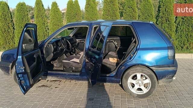 Синий Фольксваген Гольф, объемом двигателя 1.78 л и пробегом 298 тыс. км за 1999 $, фото 10 на Automoto.ua