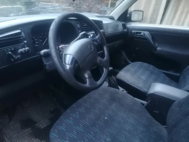 Синий Фольксваген Гольф, объемом двигателя 1.4 л и пробегом 350 тыс. км за 650 $, фото 2 на Automoto.ua