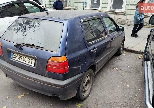Синий Фольксваген Гольф, объемом двигателя 1.6 л и пробегом 98 тыс. км за 2200 $, фото 2 на Automoto.ua