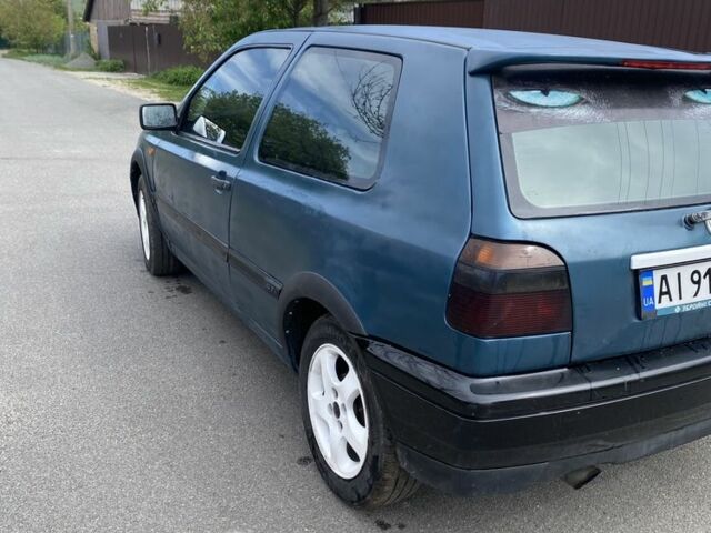 Синий Фольксваген Гольф, объемом двигателя 1.4 л и пробегом 370 тыс. км за 1500 $, фото 2 на Automoto.ua