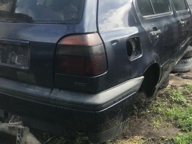 Синий Фольксваген Гольф, объемом двигателя 1.9 л и пробегом 340 тыс. км за 142 $, фото 1 на Automoto.ua