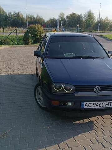 Синий Фольксваген Гольф, объемом двигателя 1.78 л и пробегом 298 тыс. км за 1999 $, фото 2 на Automoto.ua