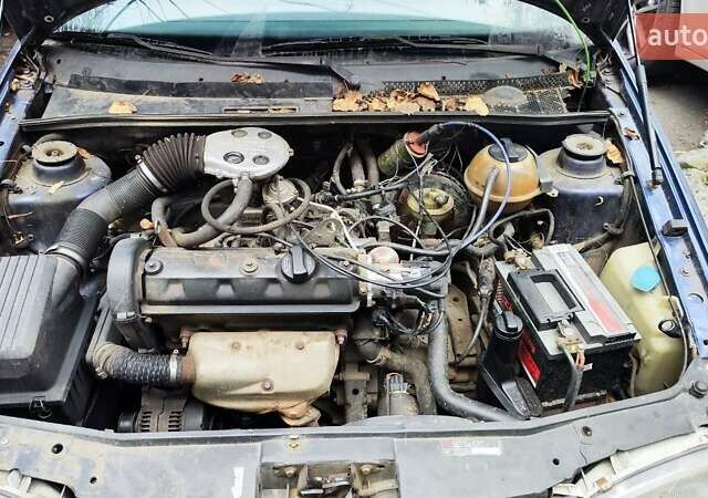 Синий Фольксваген Гольф, объемом двигателя 1.6 л и пробегом 98 тыс. км за 2200 $, фото 10 на Automoto.ua