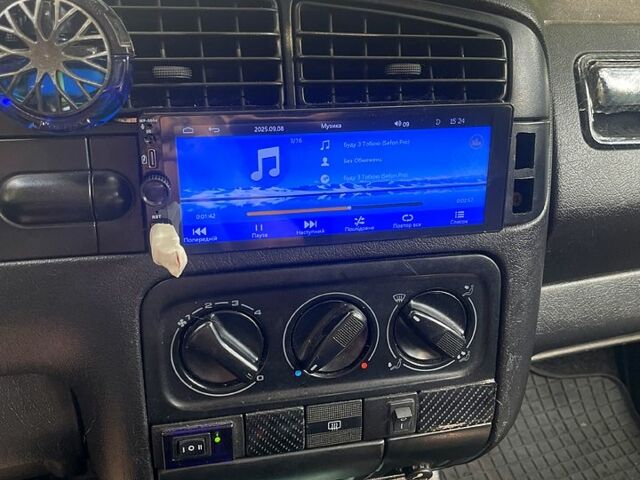 Синий Фольксваген Гольф, объемом двигателя 1.6 л и пробегом 0 тыс. км за 2360 $, фото 1 на Automoto.ua