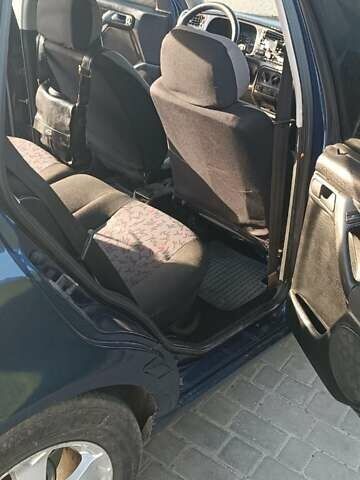 Синий Фольксваген Гольф, объемом двигателя 1.78 л и пробегом 298 тыс. км за 1999 $, фото 4 на Automoto.ua