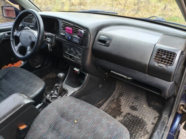 Синий Фольксваген Гольф, объемом двигателя 1.9 л и пробегом 191 тыс. км за 2700 $, фото 5 на Automoto.ua