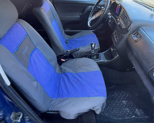 Синий Фольксваген Гольф, объемом двигателя 1.6 л и пробегом 477 тыс. км за 1399 $, фото 7 на Automoto.ua