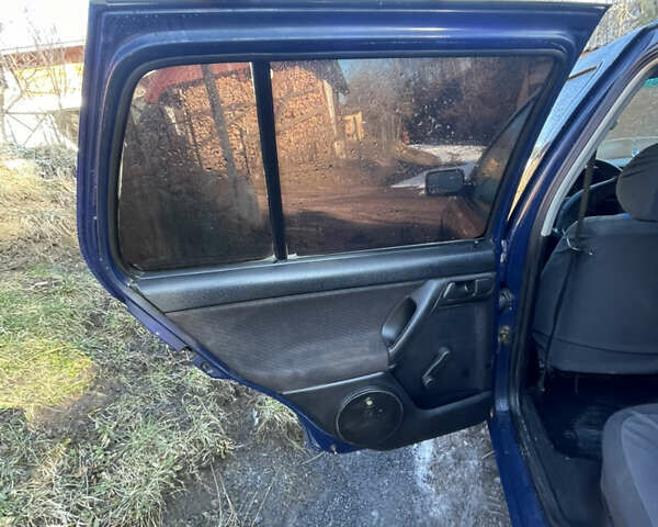 Синий Фольксваген Гольф, объемом двигателя 1.6 л и пробегом 477 тыс. км за 1399 $, фото 13 на Automoto.ua